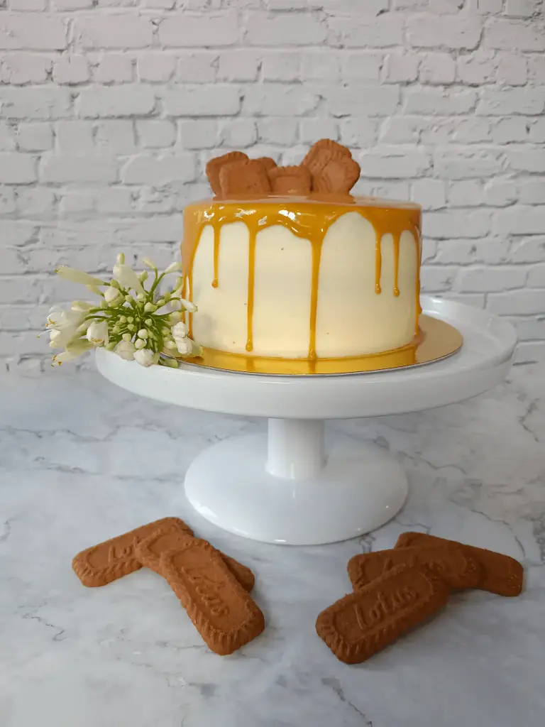 Tarta de Vainilla y Caramelo Salado (8-10 personas, Con lactosa, Con gluten)