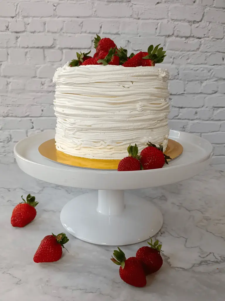 Tarta de Fresas con Nata (8-10 personas, Con gluten, Con lactosa)